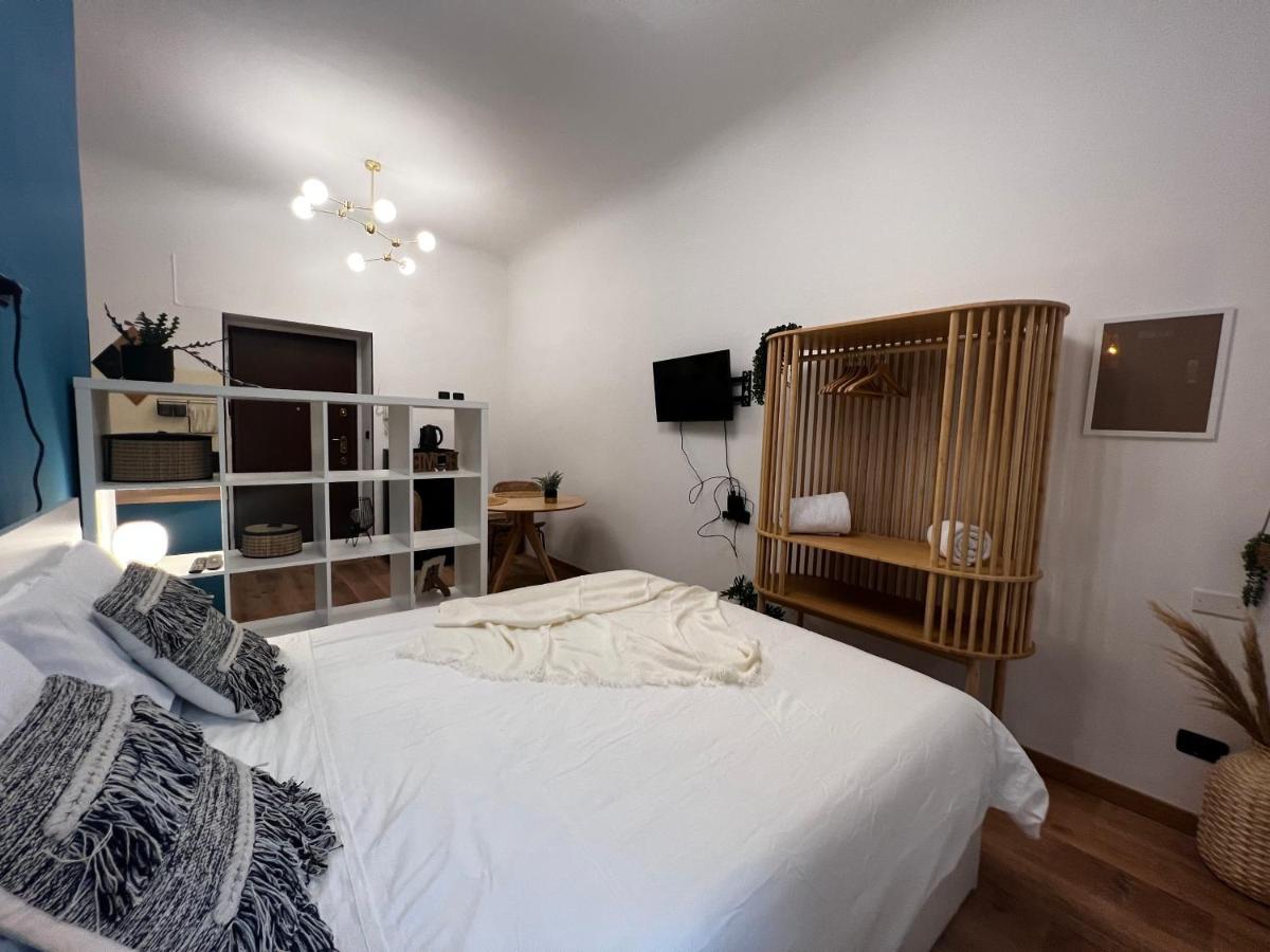 Апартаменты Regina Milano Ai Navigli - Sky Tv, Wifi And Breakfast Box Экстерьер фото