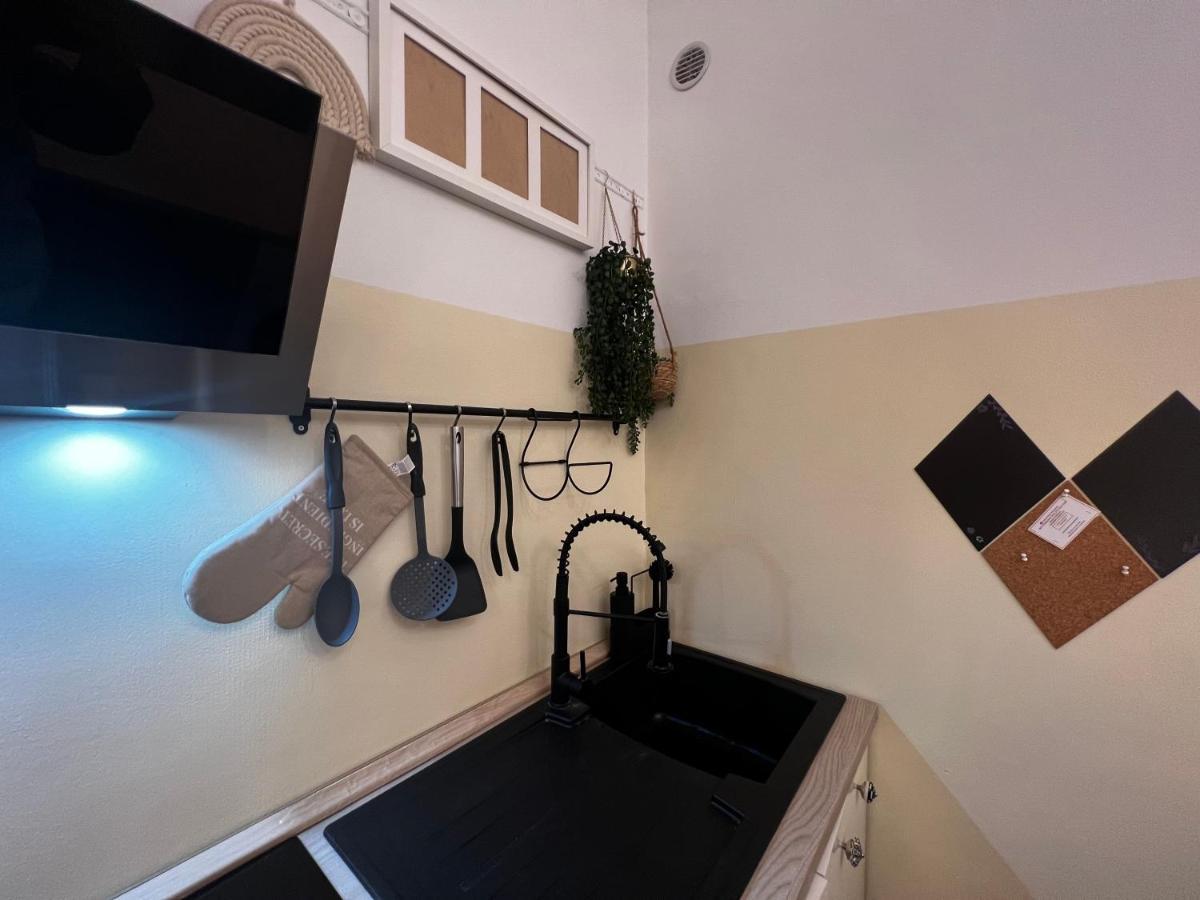 Апартаменты Regina Milano Ai Navigli - Sky Tv, Wifi And Breakfast Box Экстерьер фото