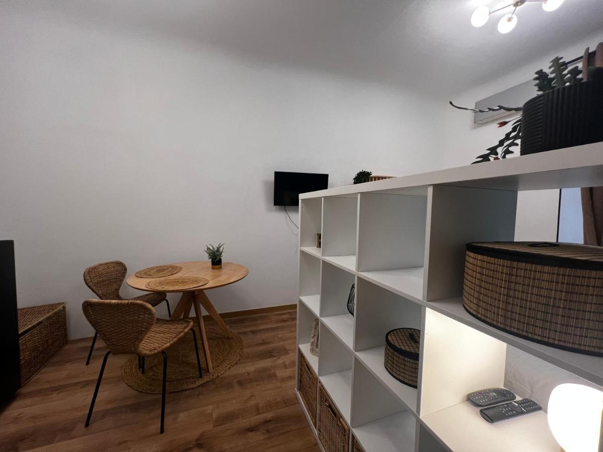 Апартаменты Regina Milano Ai Navigli - Sky Tv, Wifi And Breakfast Box Экстерьер фото