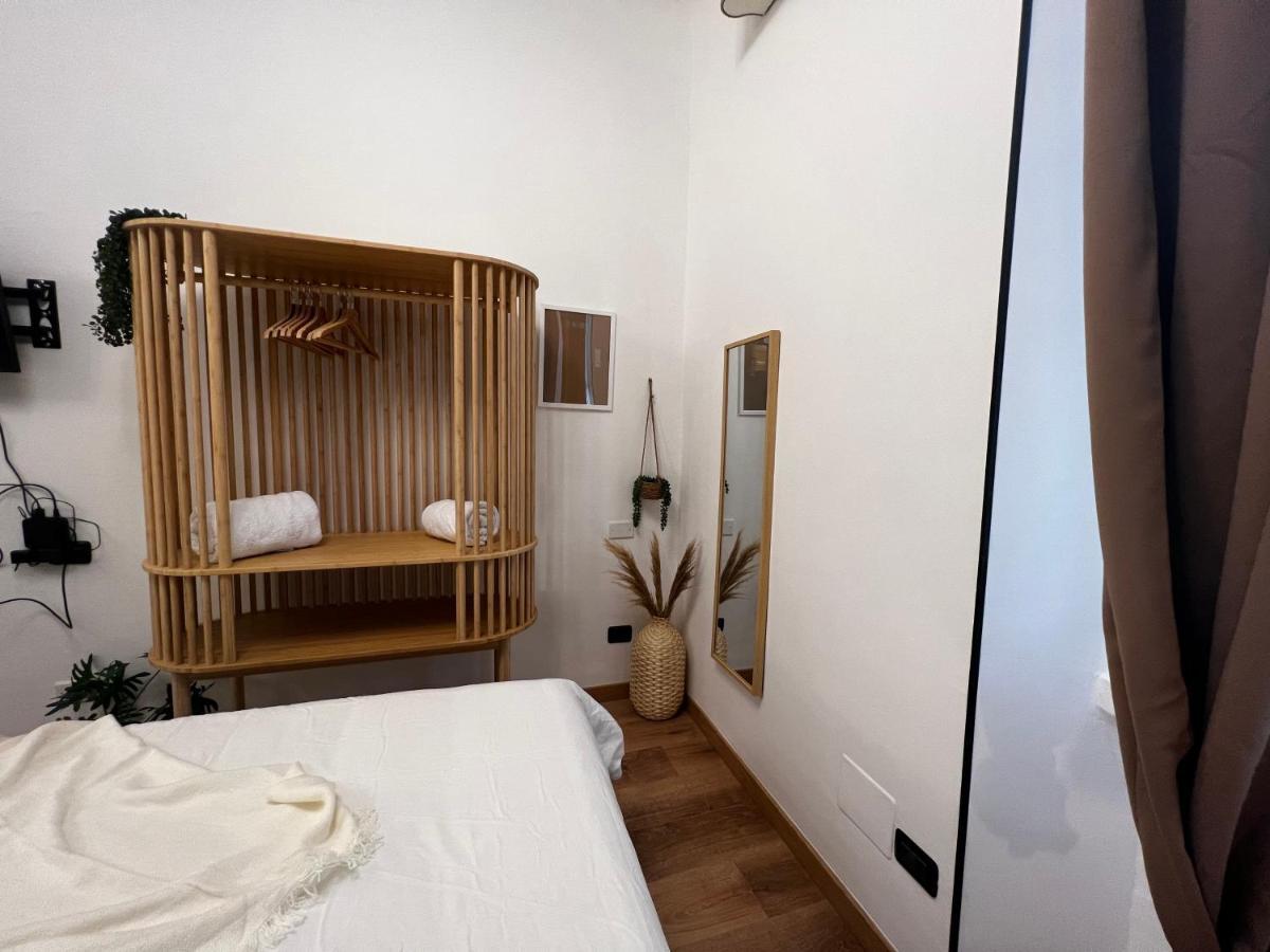 Апартаменты Regina Milano Ai Navigli - Sky Tv, Wifi And Breakfast Box Экстерьер фото